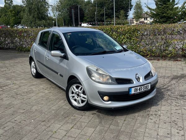 Renault Clio Hatchback, Petrol, 2006, Silver