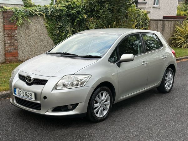 Toyota Auris Hatchback, Petrol, 2009, Silver