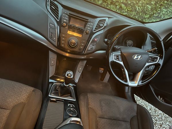Hyundai i40 Saloon, Diesel, 2015, Black