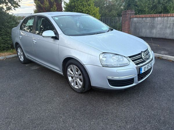 Volkswagen Jetta Saloon, Diesel, 2010, Silver