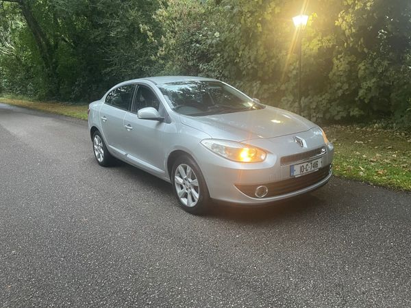 Renault Fluence Saloon, Diesel, 2010, Silver