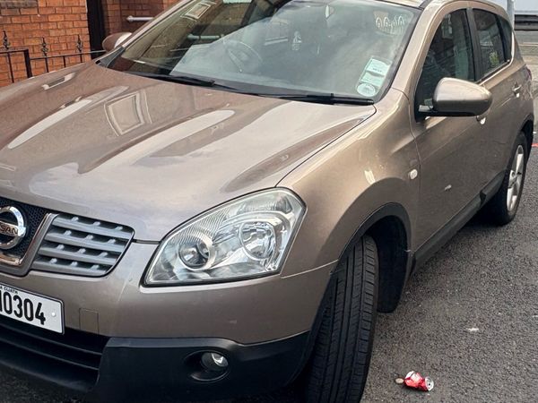 Nissan Qashqai Hatchback, Diesel, 2010, Brown