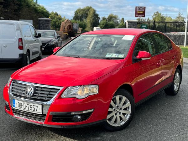Volkswagen Passat Saloon, Petrol, 2009, Red