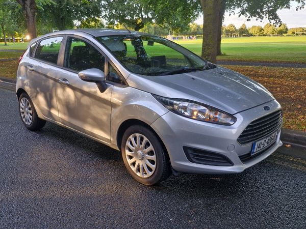 Ford Fiesta Hatchback, Petrol, 2014, Silver