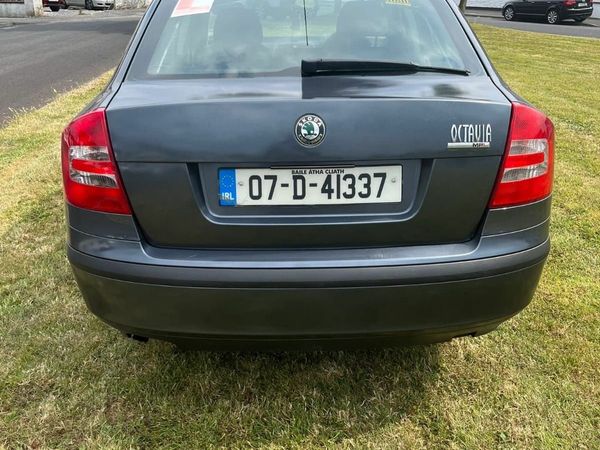 Skoda Octavia Hatchback, Petrol, 2007, Grey