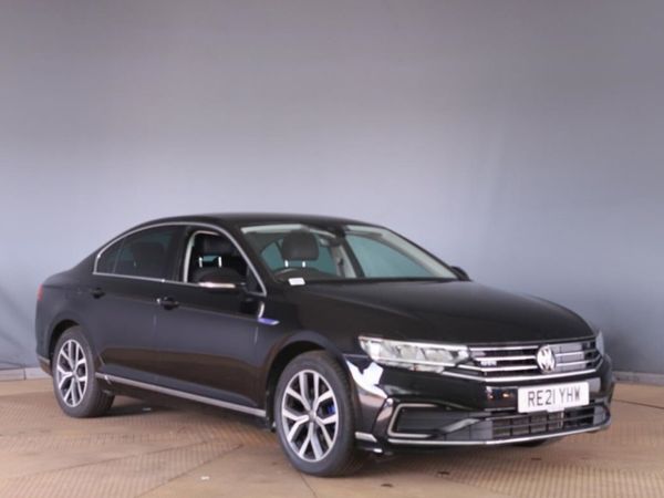 Volkswagen Passat Saloon, Petrol Hybrid, 2021, Black
