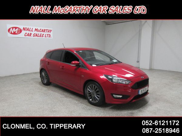 Ford Focus Hatchback, Petrol, 2018, Red