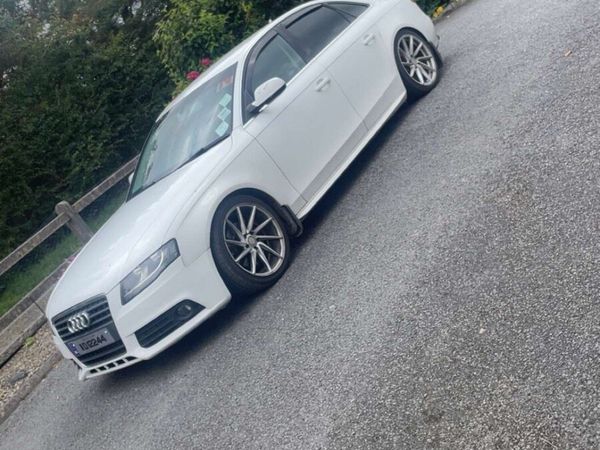 Audi A4 Saloon, Diesel, 2011, White