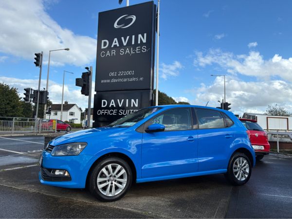 Volkswagen Polo Hatchback, Petrol, 2017, Blue