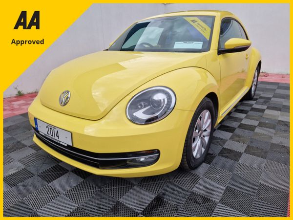 Volkswagen Beetle Hatchback, Petrol, 2014, Yellow