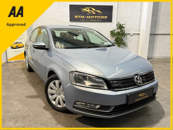 Volkswagen Passat Saloon, Diesel, 2012, Grey