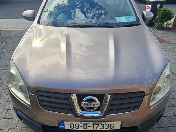 Nissan Qashqai Hatchback, Diesel, 2009, Brown