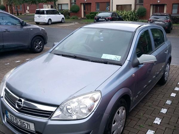 Opel Astra Hatchback, Petrol, 2007, Silver
