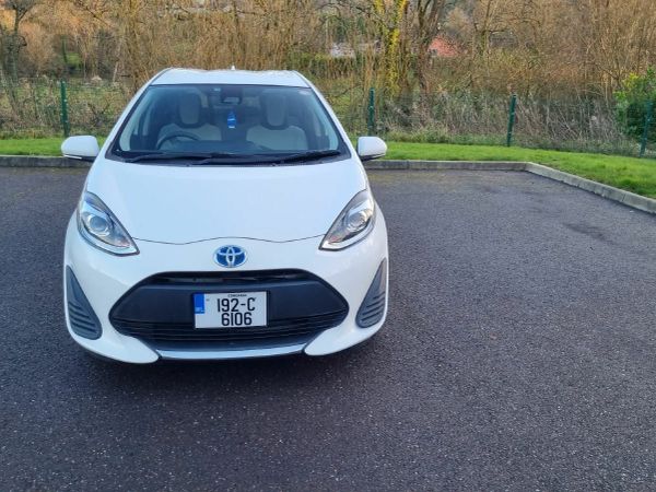 Toyota Aqua Hatchback, Petrol Hybrid, 2019, White
