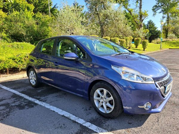 Peugeot 208 Hatchback, Petrol, 2015, Blue