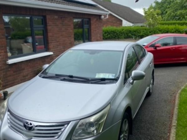 Toyota Avensis Saloon, Diesel, 2010, Silver