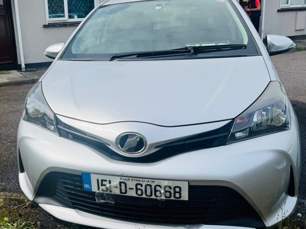 Toyota Vitz Hatchback, Petrol, 2015, Silver