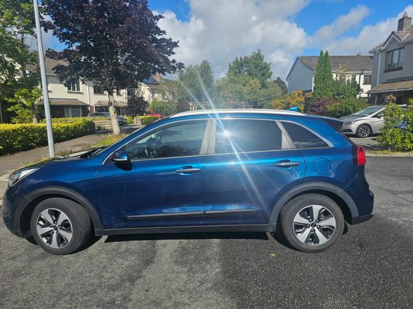 Kia Niro SUV, Petrol Hybrid, 2017, Blue