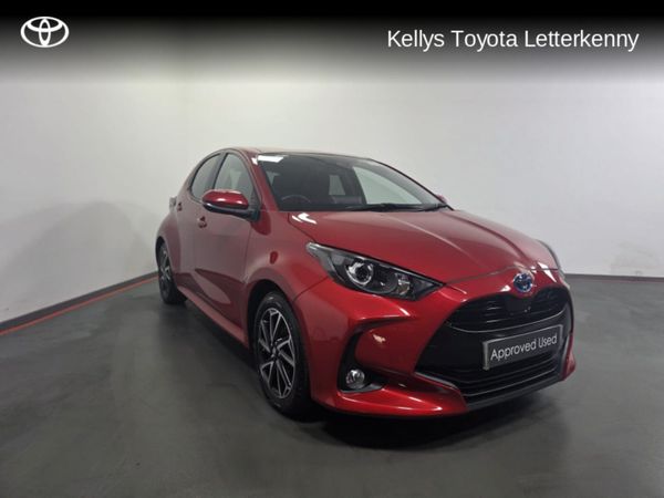 Toyota Yaris Hatchback, Petrol Hybrid, 2023, Red