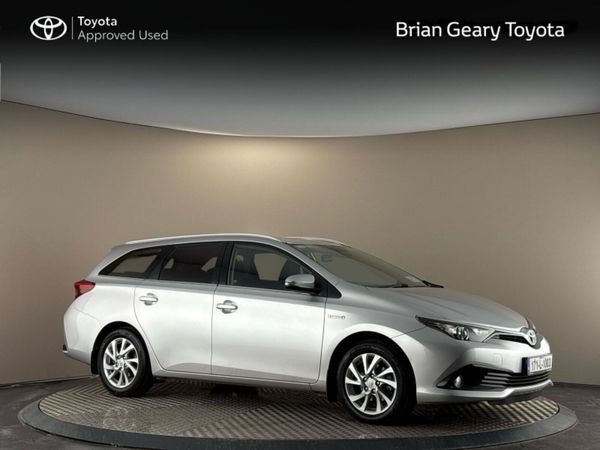 Toyota Auris Estate, Petrol Hybrid, 2017, Silver