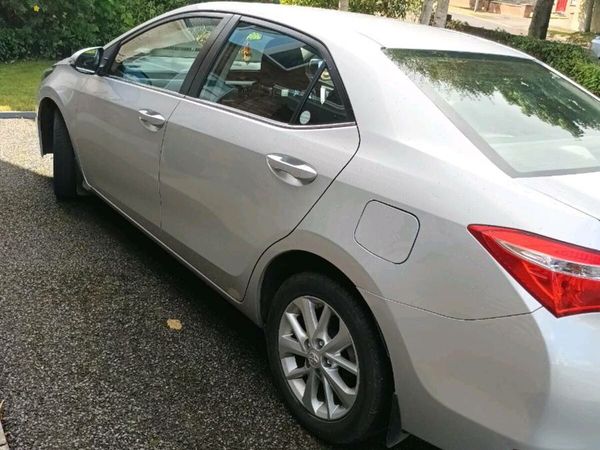 Toyota Corolla Saloon, Diesel, 2016, Silver