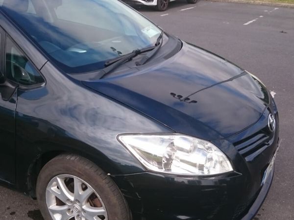 Toyota Auris Hatchback, Petrol, 2012, Grey
