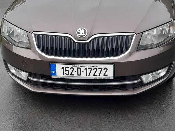 Skoda Octavia Saloon, Diesel, 2015, Brown