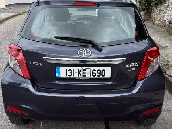 Toyota Yaris Hatchback, Petrol, 2013, Blue