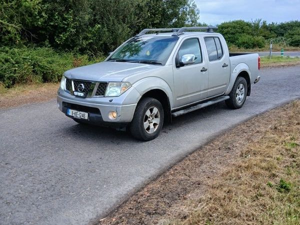 Nissan Navara Crew Cab, Diesel, 2011, Silver