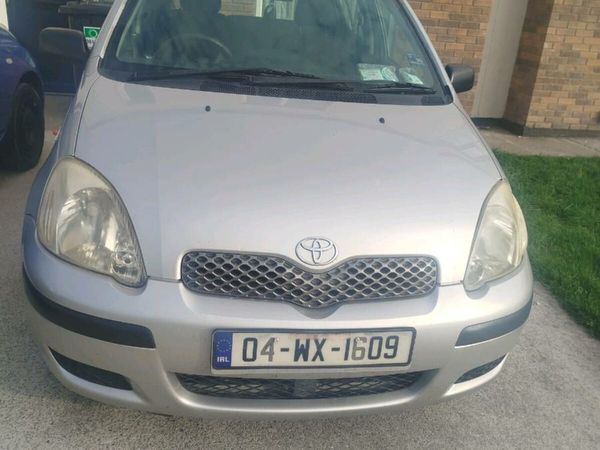 Toyota Yaris Hatchback, Petrol, 2004, Silver