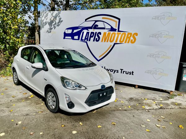 Toyota Aqua Hatchback, Petrol Hybrid, 2015, White