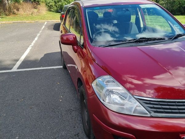 Nissan Tiida Saloon, Petrol, 2007, Red