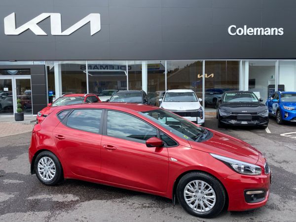 Kia Ceed Hatchback, Petrol, 2017, Red