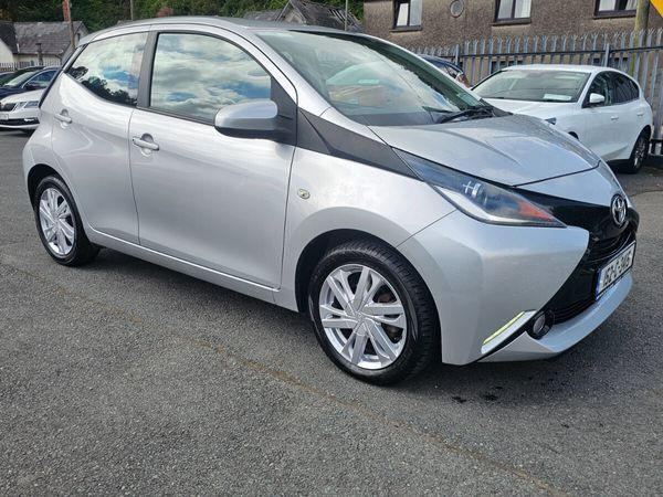 Toyota Aygo Hatchback, Petrol, 2015, Silver