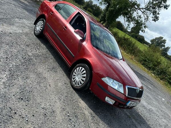 Skoda Octavia Hatchback, Petrol, 2006, Red
