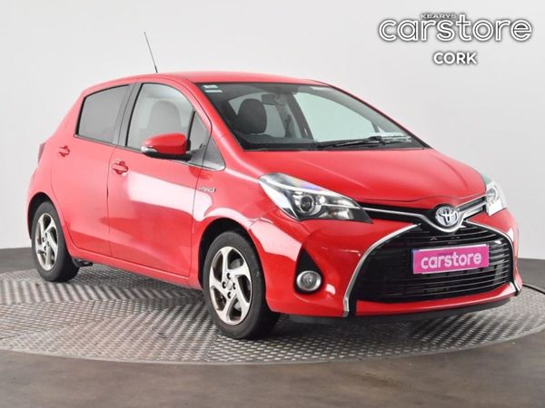Toyota Yaris Hatchback, Petrol Hybrid, 2016, Red