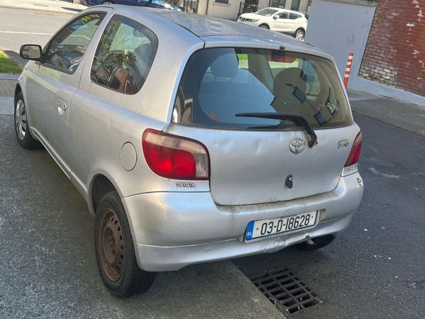 Toyota Yaris Hatchback, Petrol, 2003, Silver