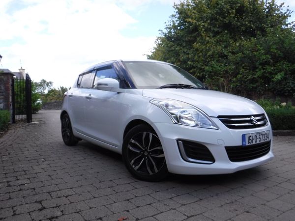 Suzuki Swift Hatchback, Petrol, 2015, White