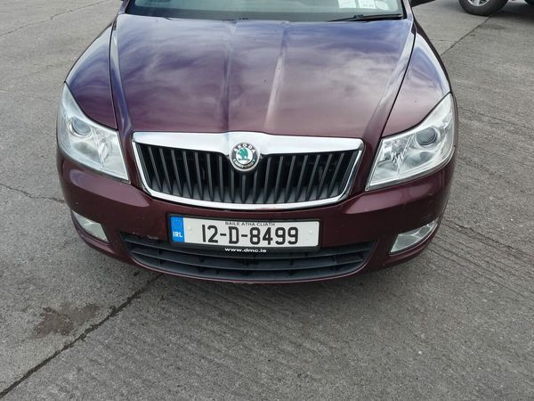 Skoda Octavia Saloon, Diesel, 2012, Red
