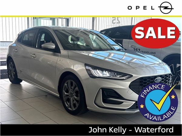 Ford Focus Hatchback, Petrol, 2023, Grey