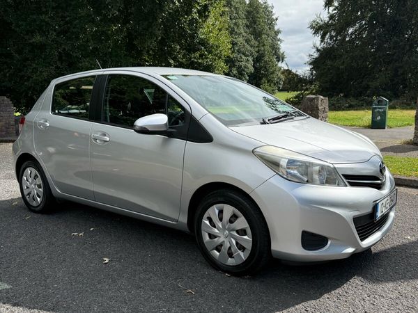 Toyota Yaris Hatchback, Petrol, 2012, Silver