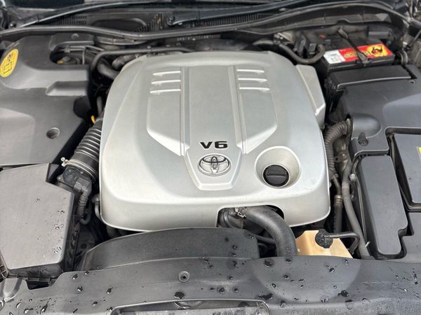 Toyota Crown Saloon, Petrol, 2006, Silver