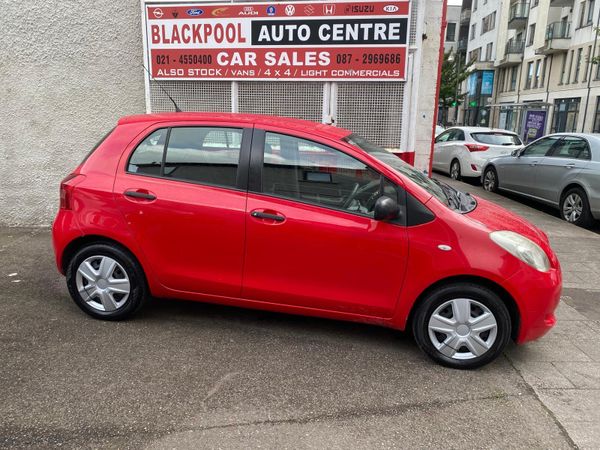 Toyota Yaris Hatchback, Petrol, 2006, Red