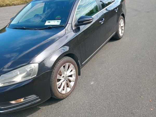 Volkswagen Passat Saloon, Diesel, 2011, Black