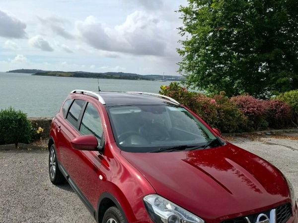 Nissan Qashqai+2 Hatchback, Diesel, 2010, Red
