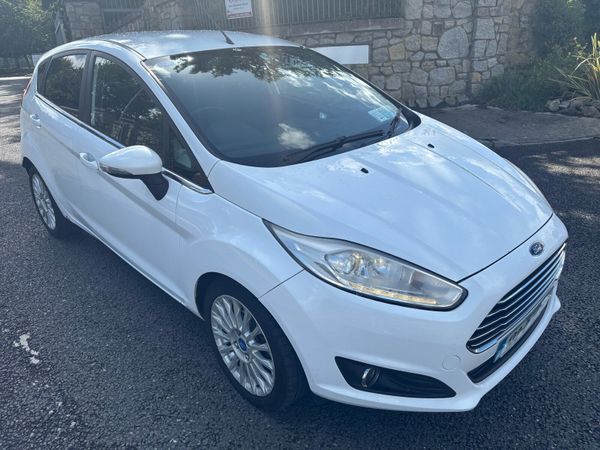Ford Fiesta Hatchback, Petrol, 2013, White
