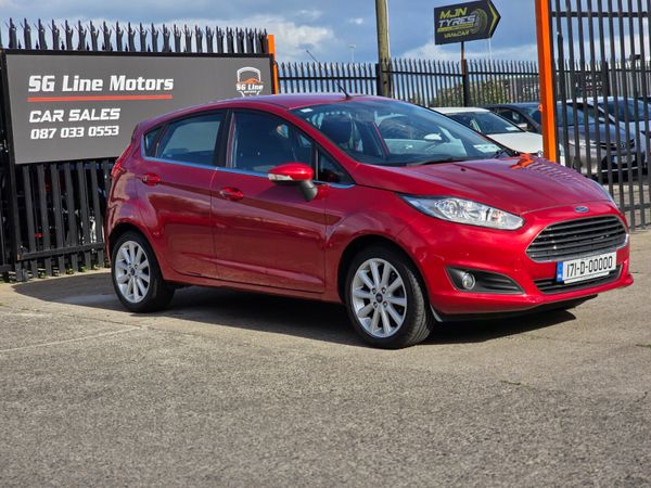 Ford Fiesta Hatchback, Petrol, 2017, Red