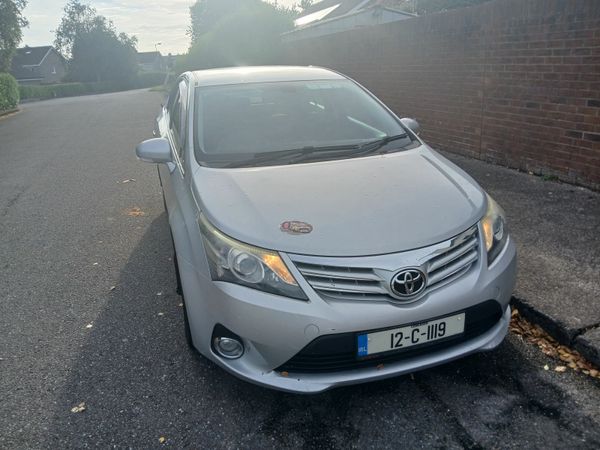 Toyota Avensis Saloon, Diesel, 2012, Silver