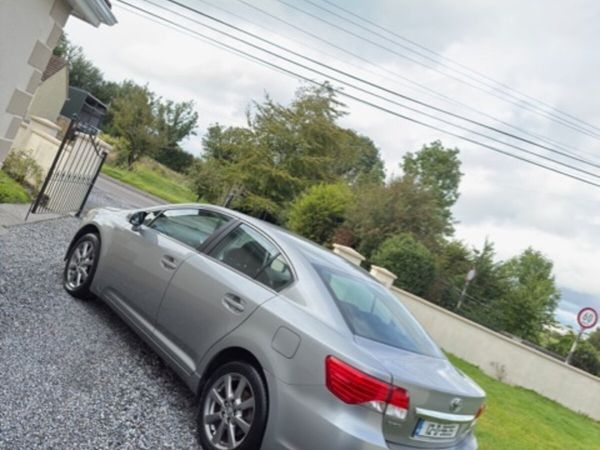 Toyota Avensis Saloon, Diesel, 2012, Grey