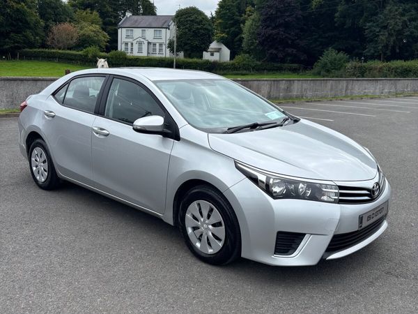 Toyota Corolla Saloon, Diesel, 2015, Silver